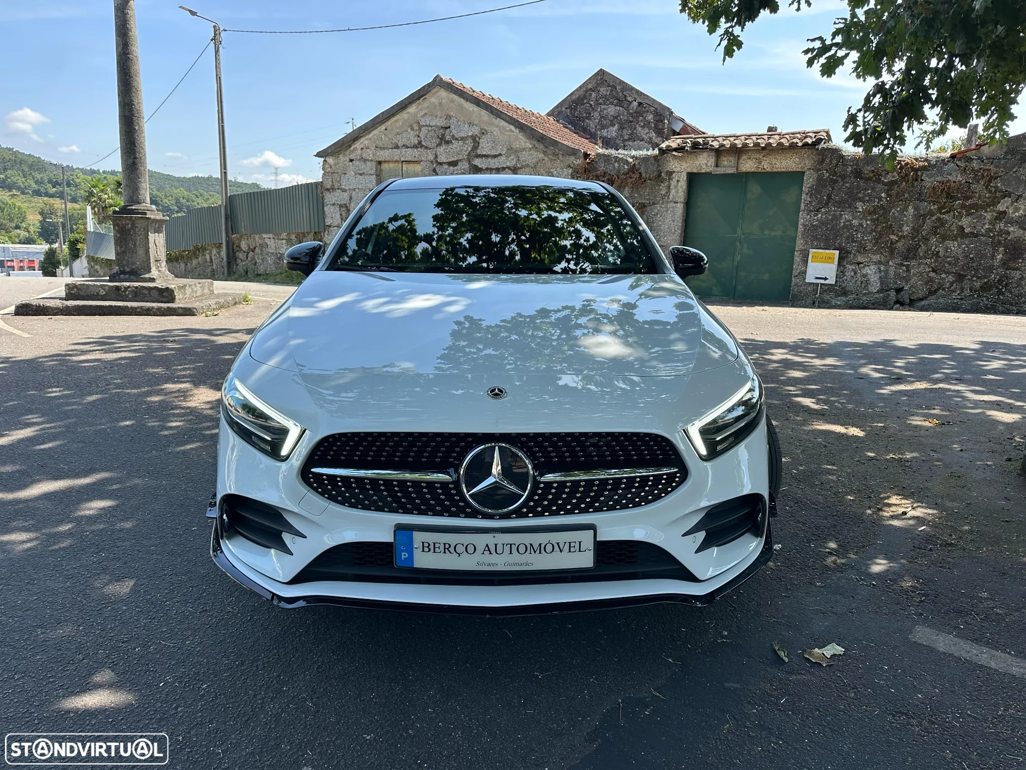 Mercedes-Benz A 250 Limousine e AMG Line - 4