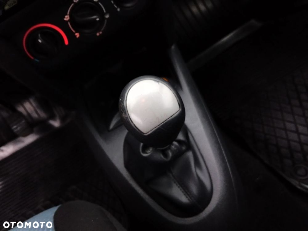 Renault Clio 1.2 16V Expression - 14