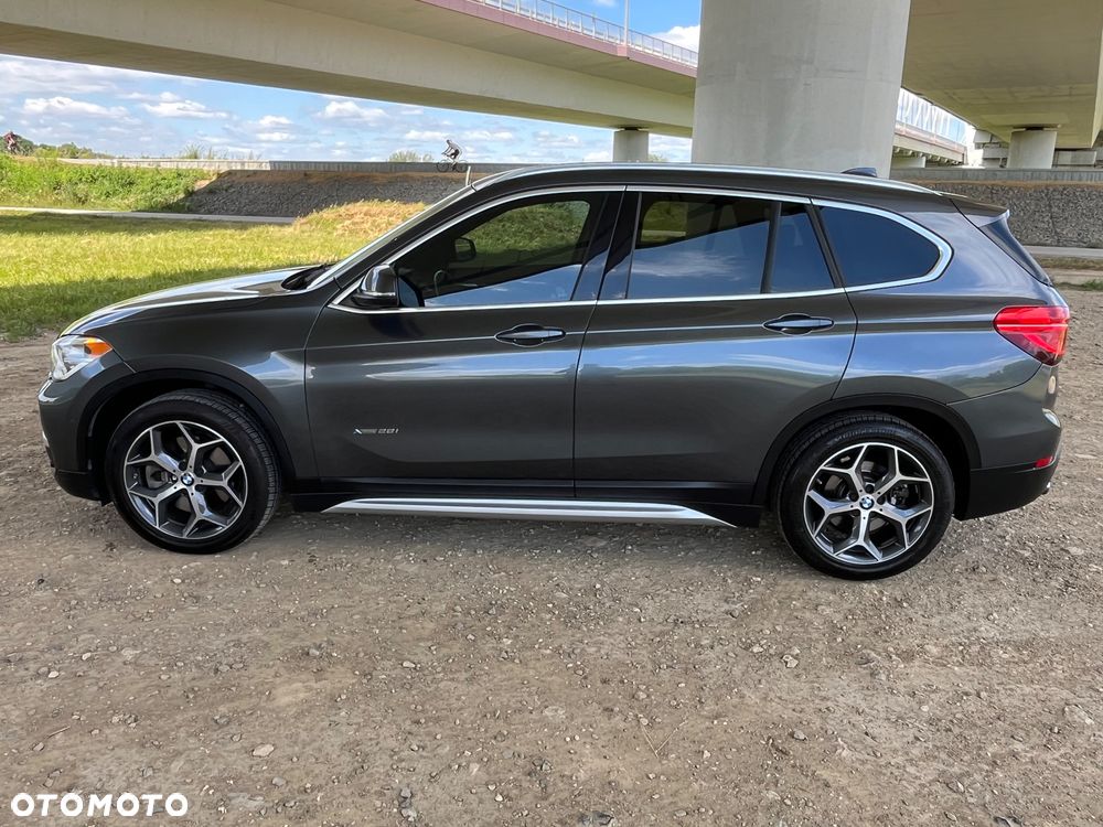 BMW X1 xDrive25i Sport Line - 3