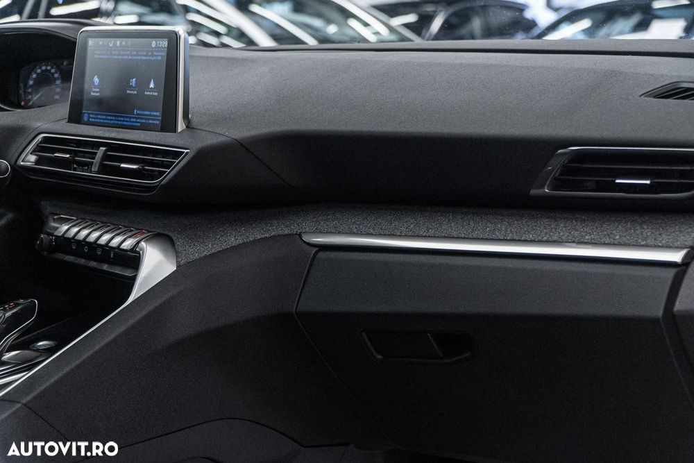 Peugeot 3008 1.2 PureTech Turbo S&S EAT8 Allure - 28