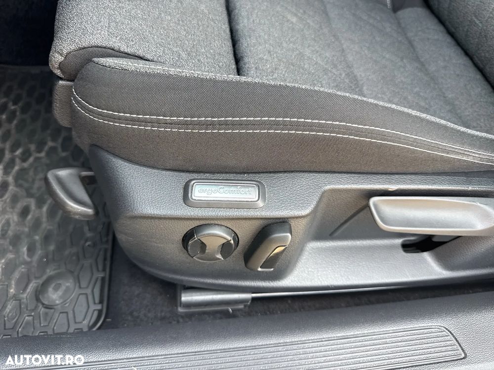 Volkswagen Passat 2.0 TDI DSG Comfortline - 12