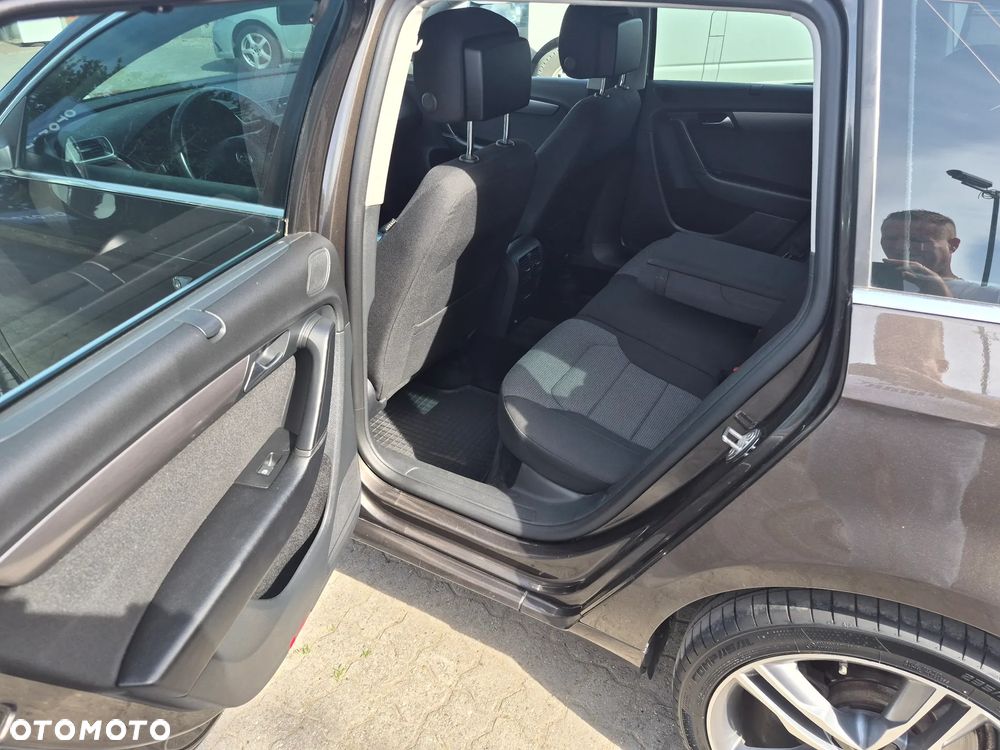 Volkswagen Passat - 15