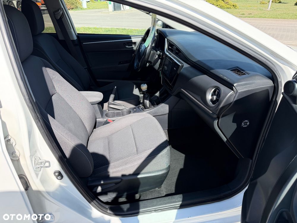 Toyota Corolla 1.6 Prestige EU6 - 15