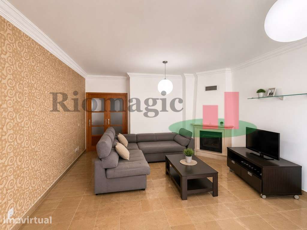 Apartamento T3 com Excelentes Áreas, Varandas e Garagem em Rio Maior - Grande imagem: 3/12