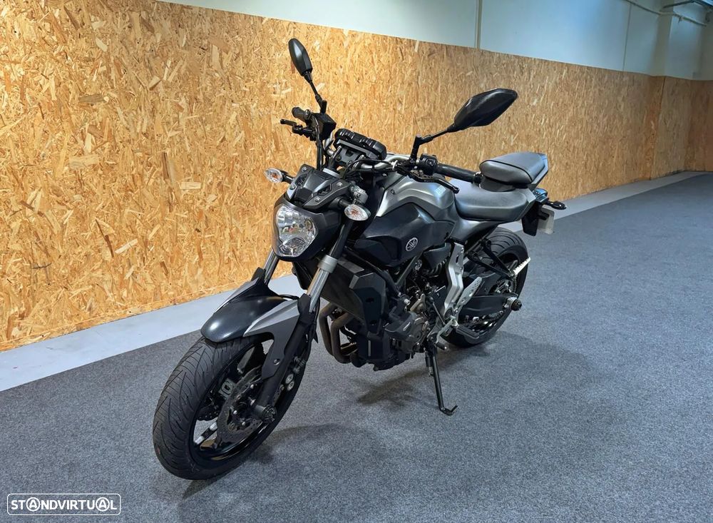 Yamaha MT-07 - 2