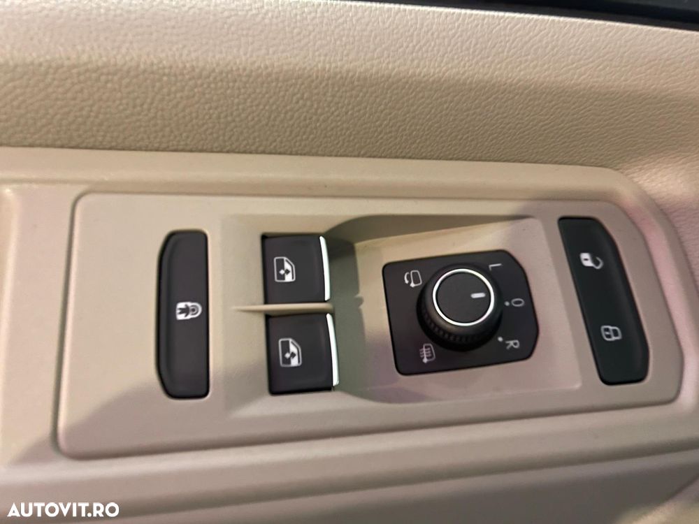 Volkswagen Multivan 2.0 TDI DSG 110KW Style - 29