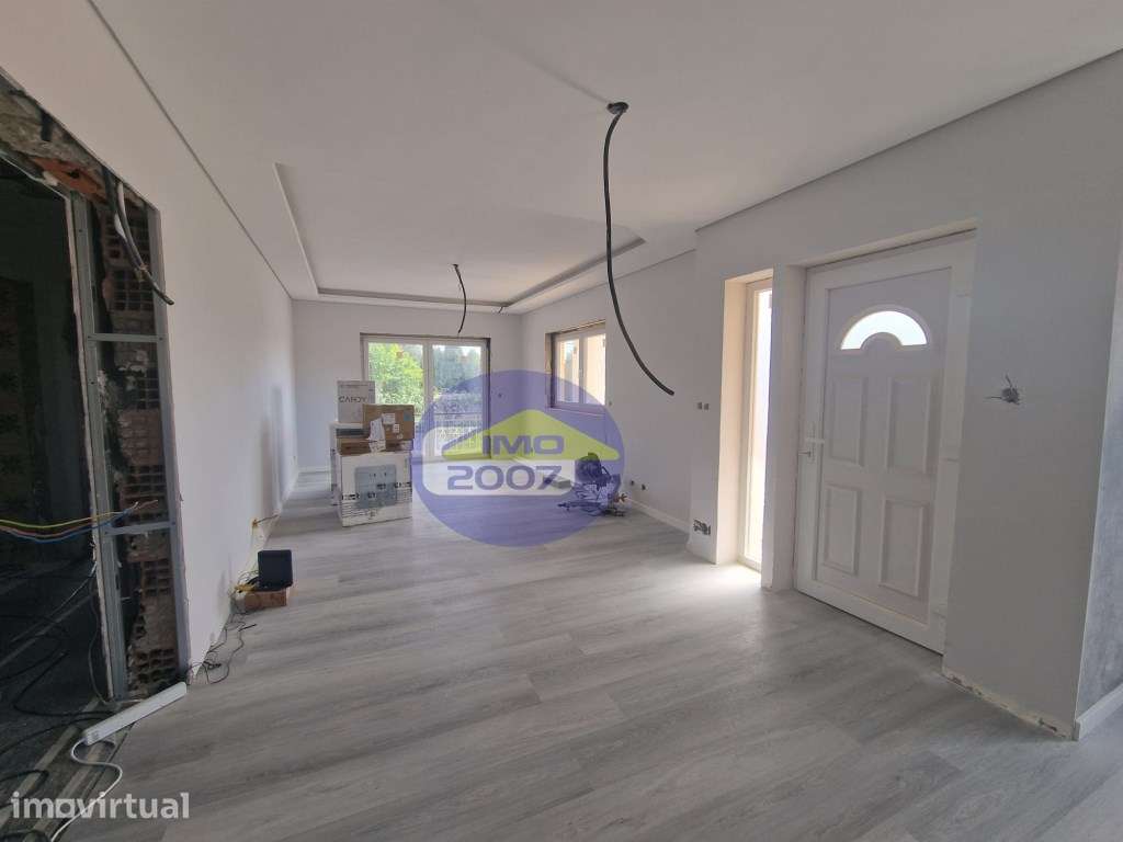 Moradia isolada T3 com Terreno em Santa Maria de Lamas - Grande imagem: 4/18