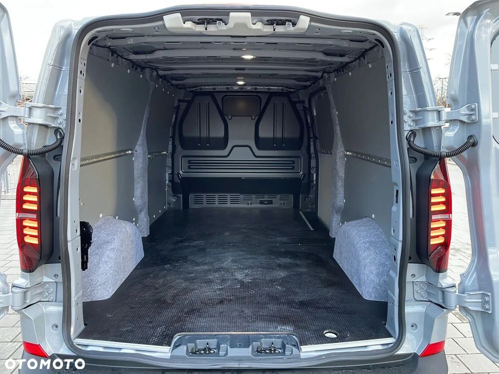 Volkswagen Transporter Furgon 2.0 TDI 150 KM manual - 10