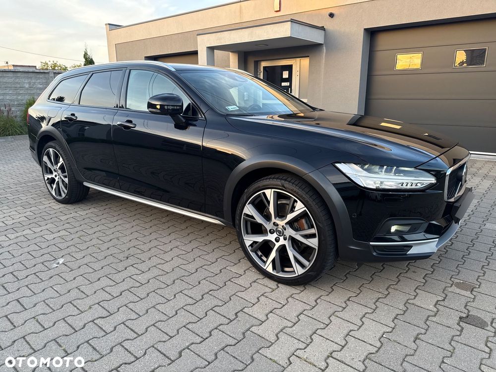 Volvo V90 Cross Country - 1