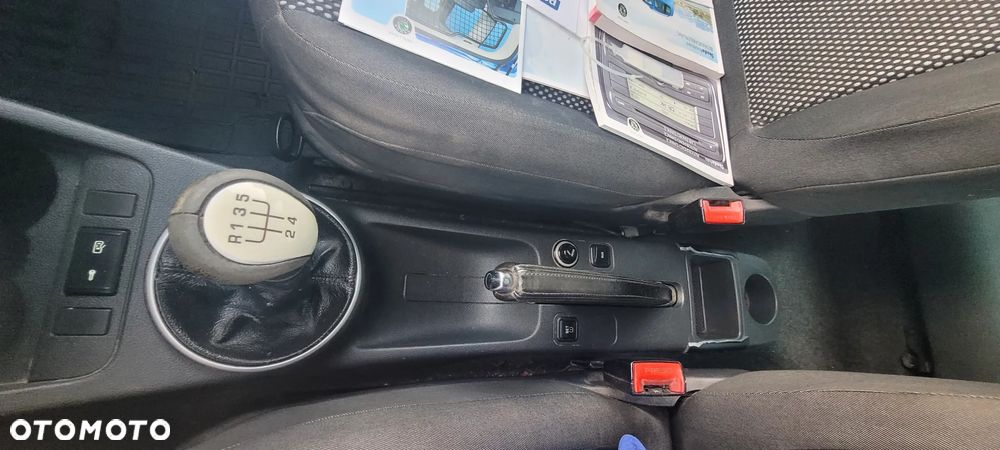 Skoda Roomster 1.9 TDI Scout PLUS EDITION - 23