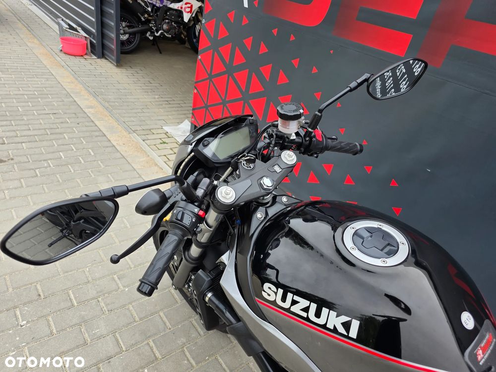Suzuki SV - 12