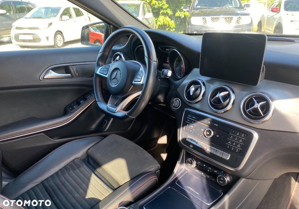 Mercedes-Benz GLA - 10