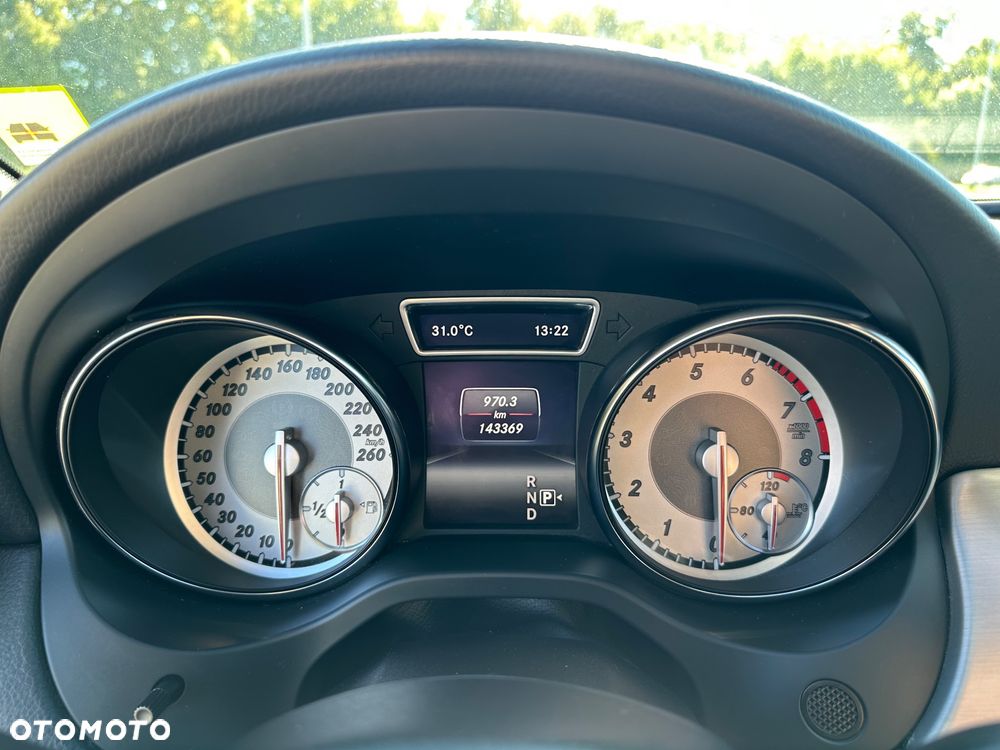 Mercedes-Benz CLA - 27