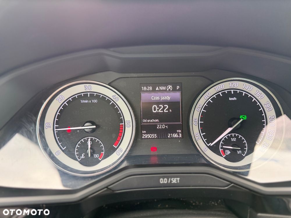 Skoda Superb 2.0 TDI 4x4 L&K DSG - 8