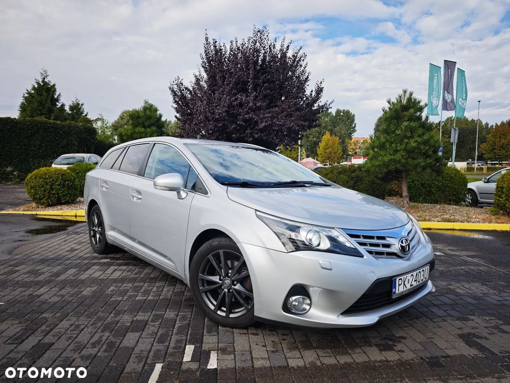 Toyota Avensis 2.0 Premium - 1