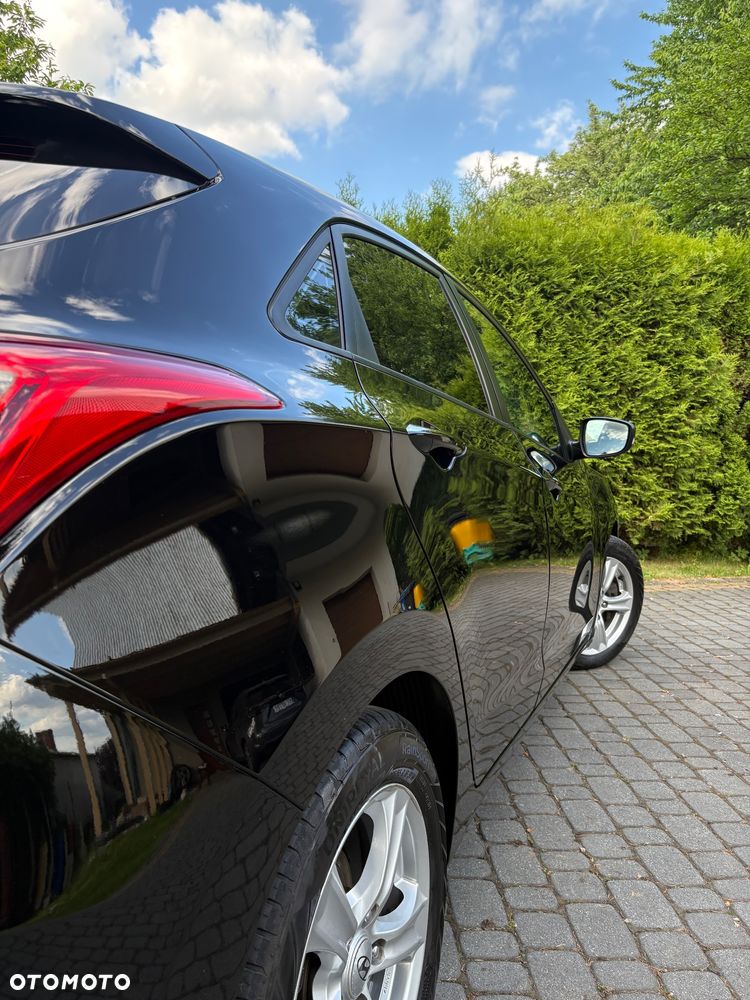 Hyundai i30 blue 1.6 CRDi Style - 8