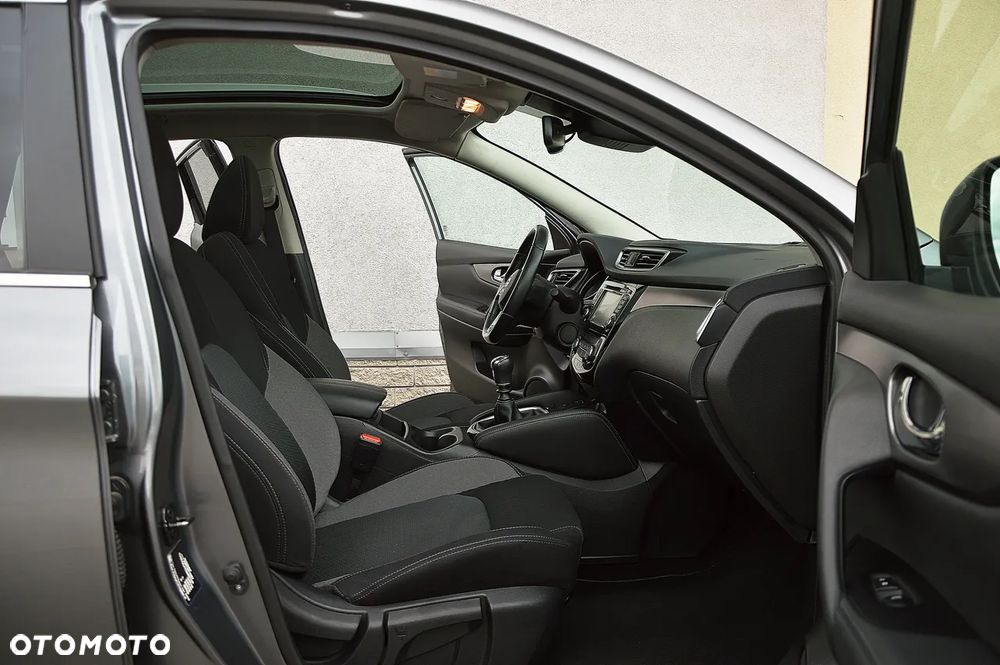 Nissan Qashqai 1.5 dCi N-Connecta - 11