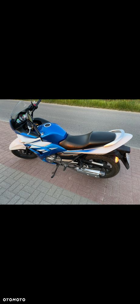 Suzuki GW 250 - 3