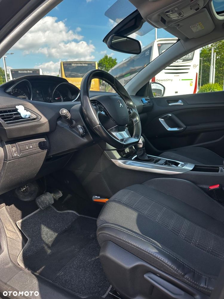 Peugeot 308 BlueHDi 120 EAT6 Stop & Start Active Business-Paket - 21