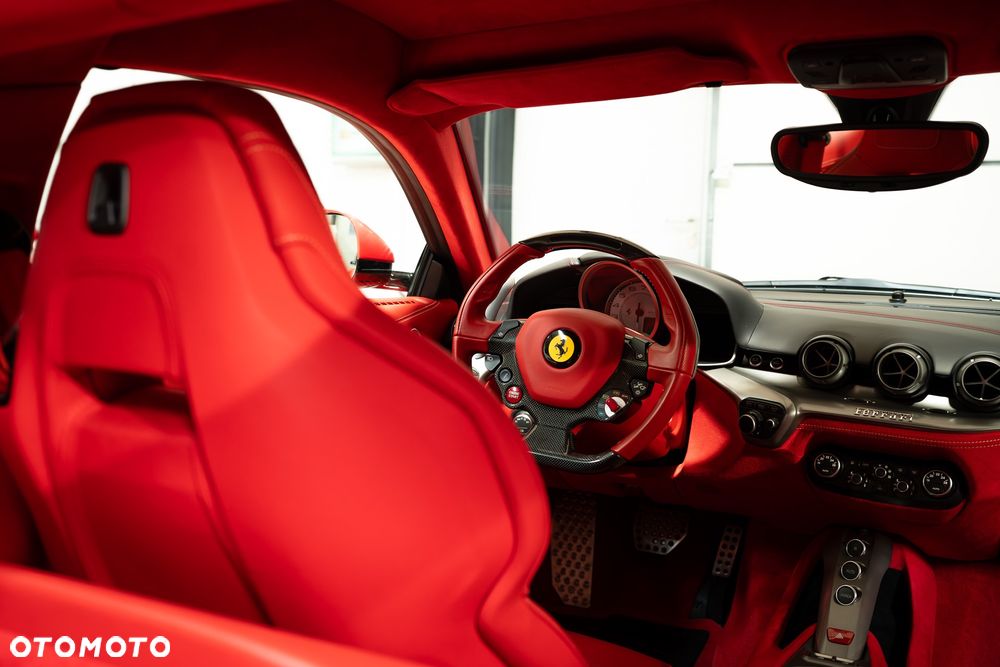 Ferrari F12berlinetta - 8