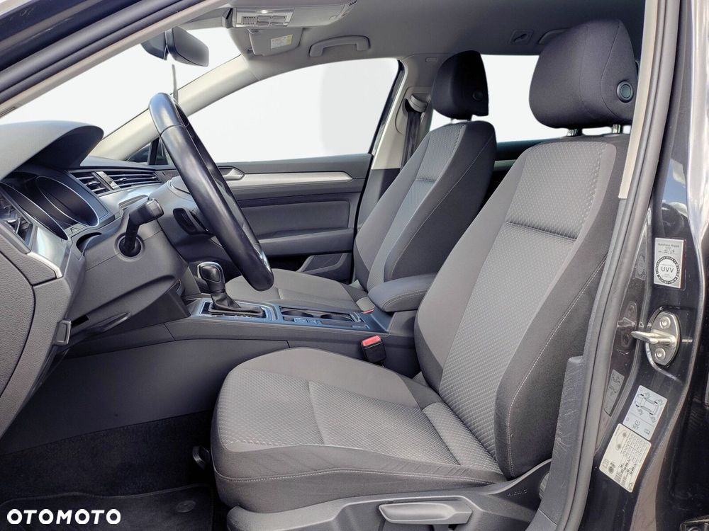 Volkswagen Passat Variant 2.0 TDI SCR Business DSG - 10