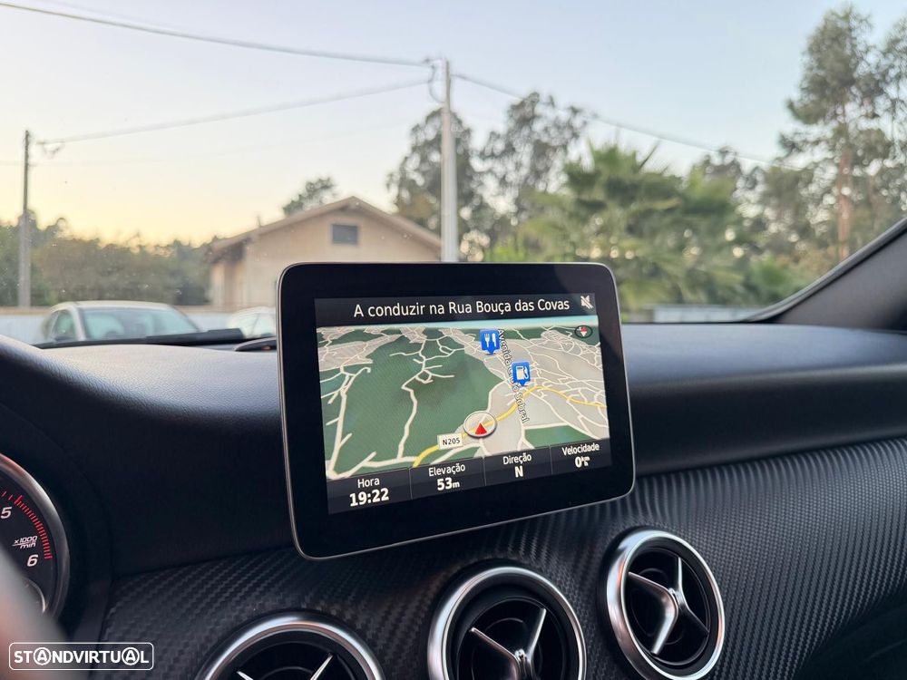 Mercedes-Benz A 180 d AMG Line - 33