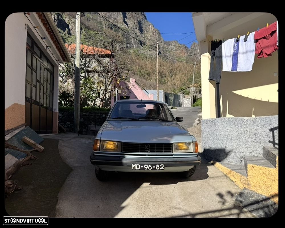 Peugeot 305 - 3