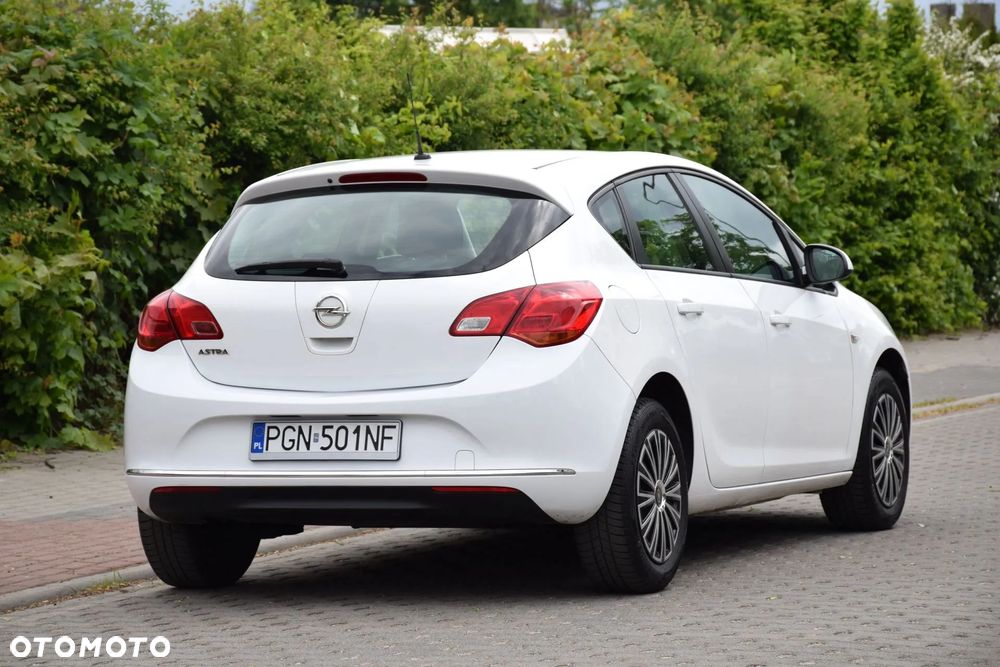 Opel Astra 1.6 Design Edition - 5