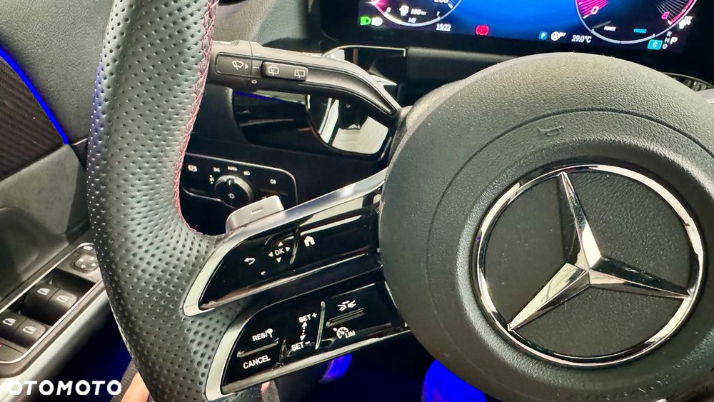 Mercedes-Benz GLA 200 AMG Line - 13