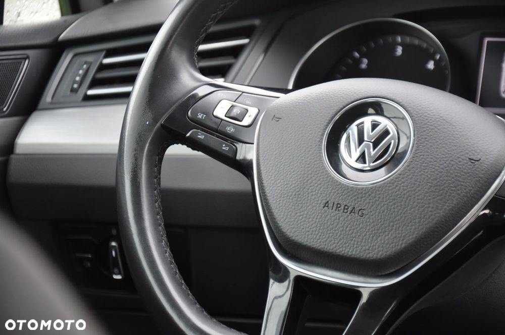 Volkswagen Passat 2.0 TDI SCR Comfortline - 35