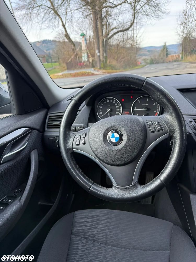 BMW X1 xDrive18d xLine - 17