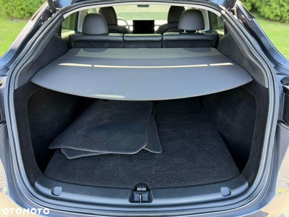 Tesla Model Y Long Range Dual Motor AWD - 6