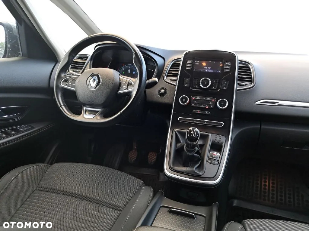 Renault Grand Scenic - 11