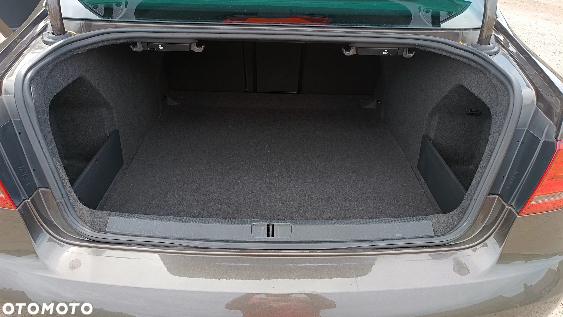 Volkswagen Passat 2.0 TDI Comfortline - 13