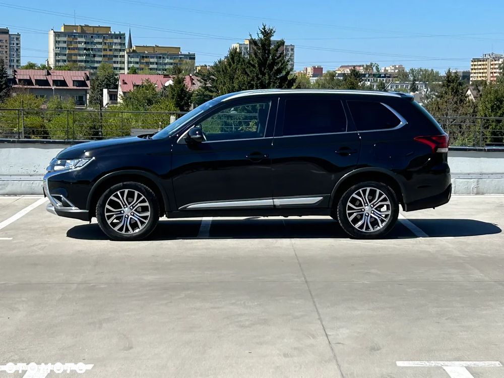 Mitsubishi Outlander 2.2 DI-D 4WD Automatik Intense - 3
