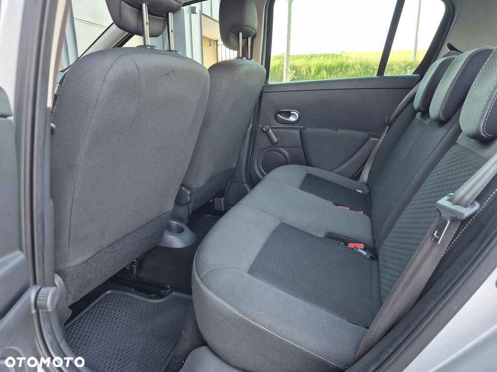Renault Clio - 8