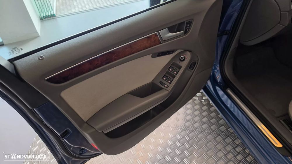 Audi A4 2.0 TDI multitronic - 35