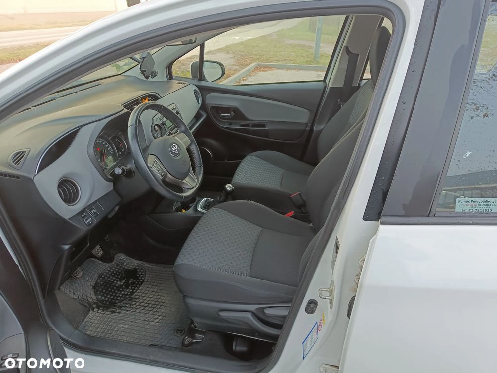 Toyota Yaris - 13