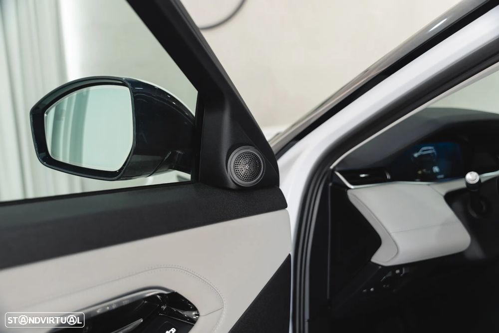 Land Rover Range Rover Evoque P300e R-Dynamic HSE - 24