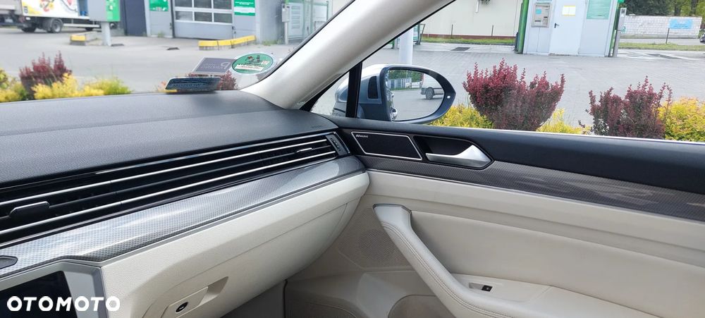 Volkswagen Passat Alltrack - 15