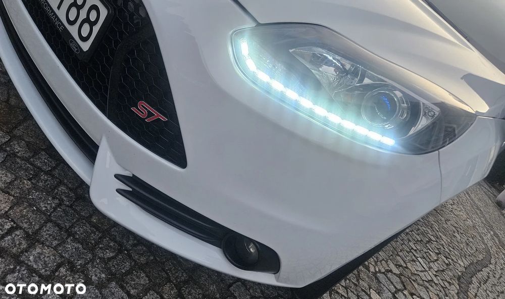 Ford Focus 2.0 EcoBoost ST mit Leder-Sport-Paket - 2