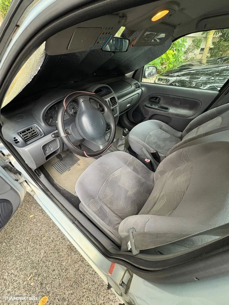 Renault Clio 1.2 - 8