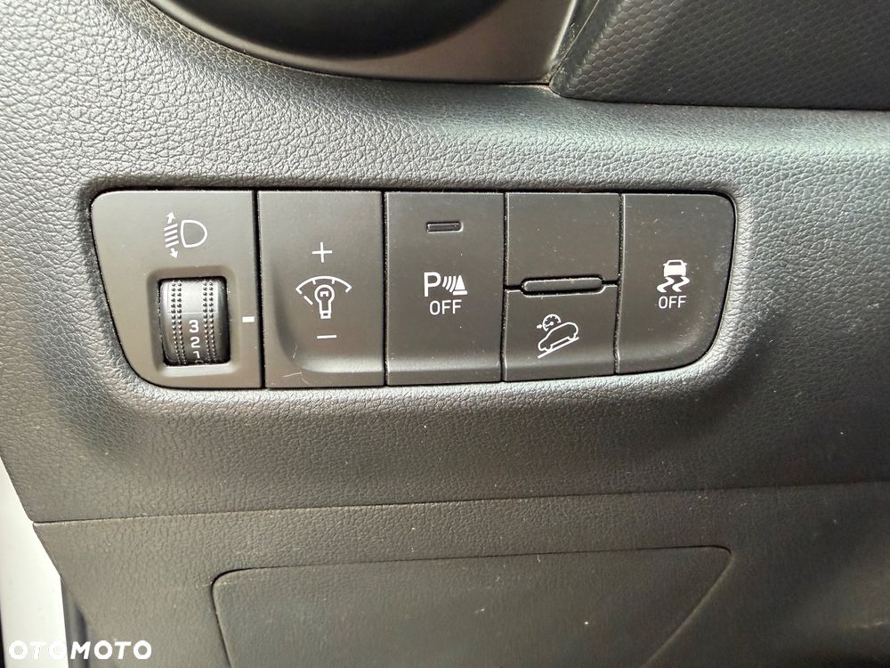 Hyundai Kona - 16