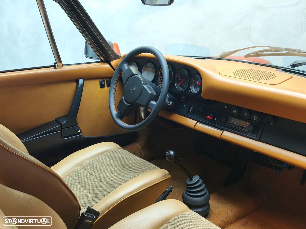 Porsche 911 Série G - 11