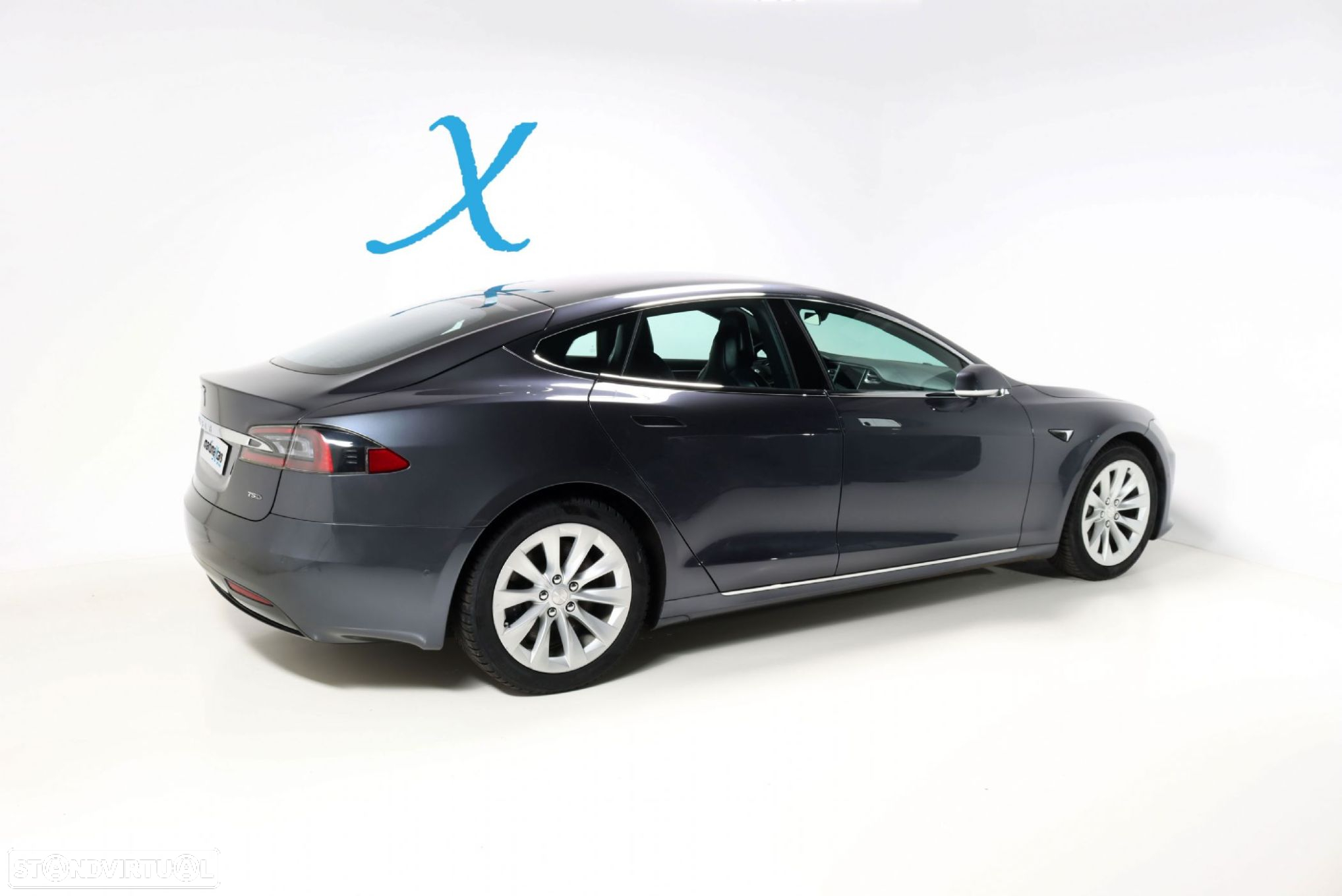 Tesla Model S - 4