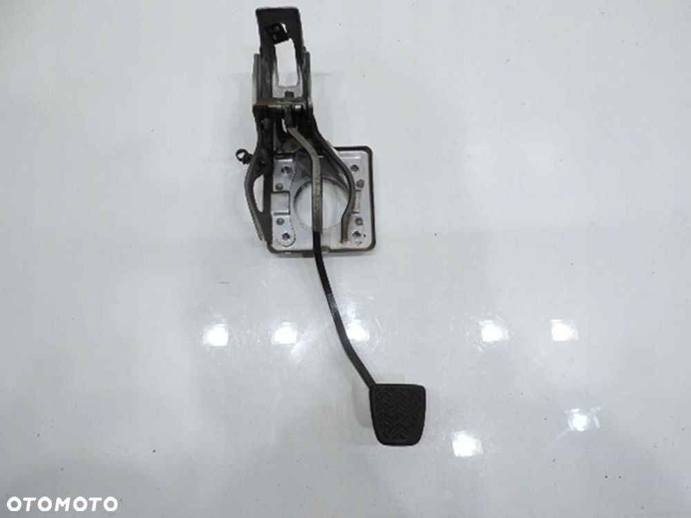 PEDAŁ HAMULCA TOYOTA AVENSIS T25 2.2 D-CAT - 1