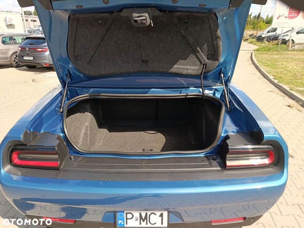 Dodge Challenger - 13