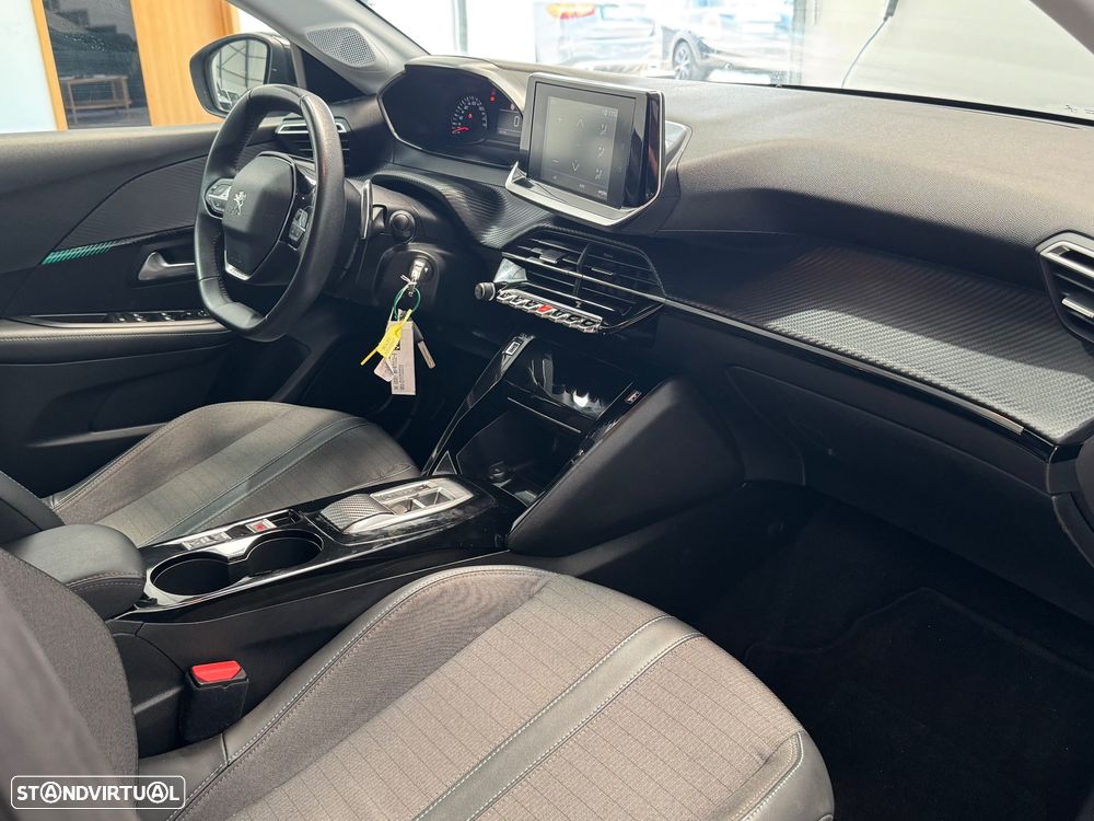 Peugeot 208 1.2 PureTech Allure Pack EAT8 - 26