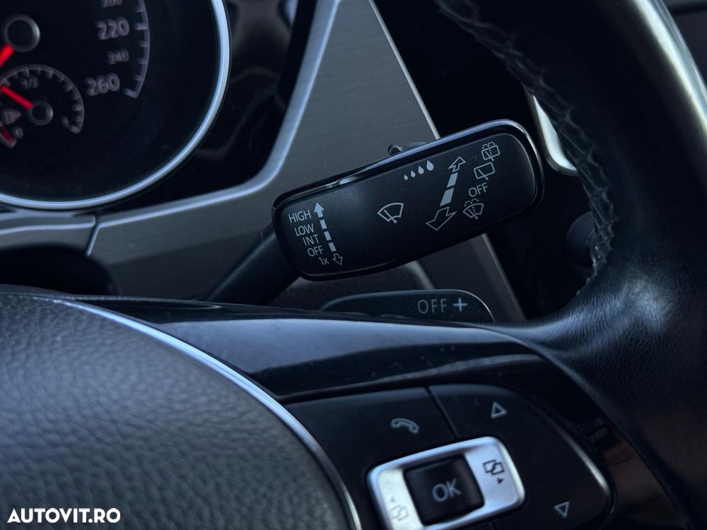 Volkswagen Touran - 19