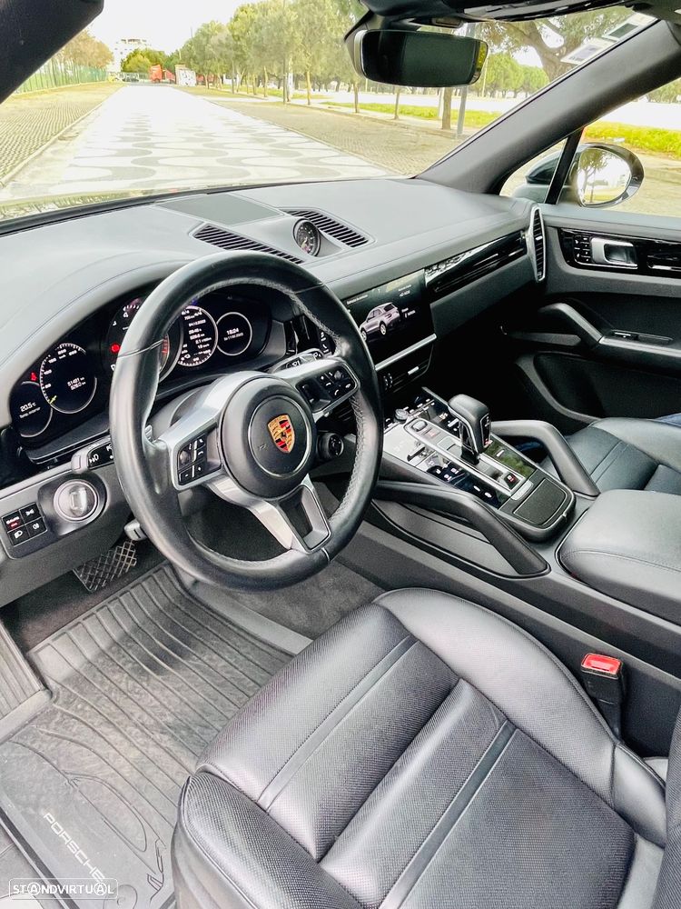 Porsche Cayenne - 8